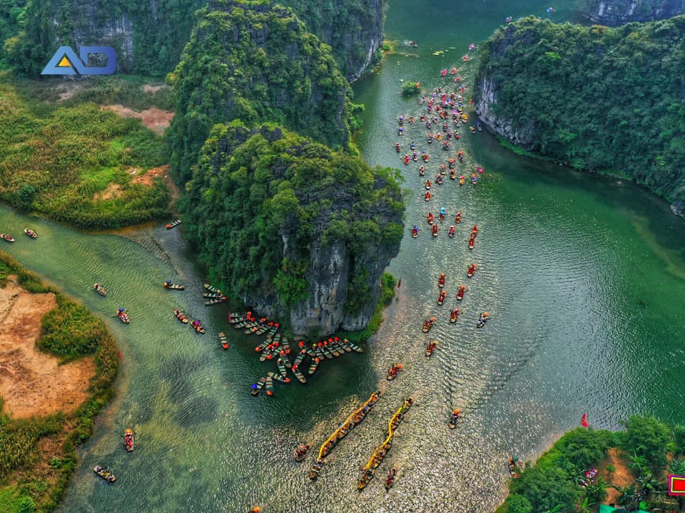 thue-xe-ha-noi-ninh-binh-tu-4-45-cho-tron-goi-gia-uu-dai-nhat-thi-truong