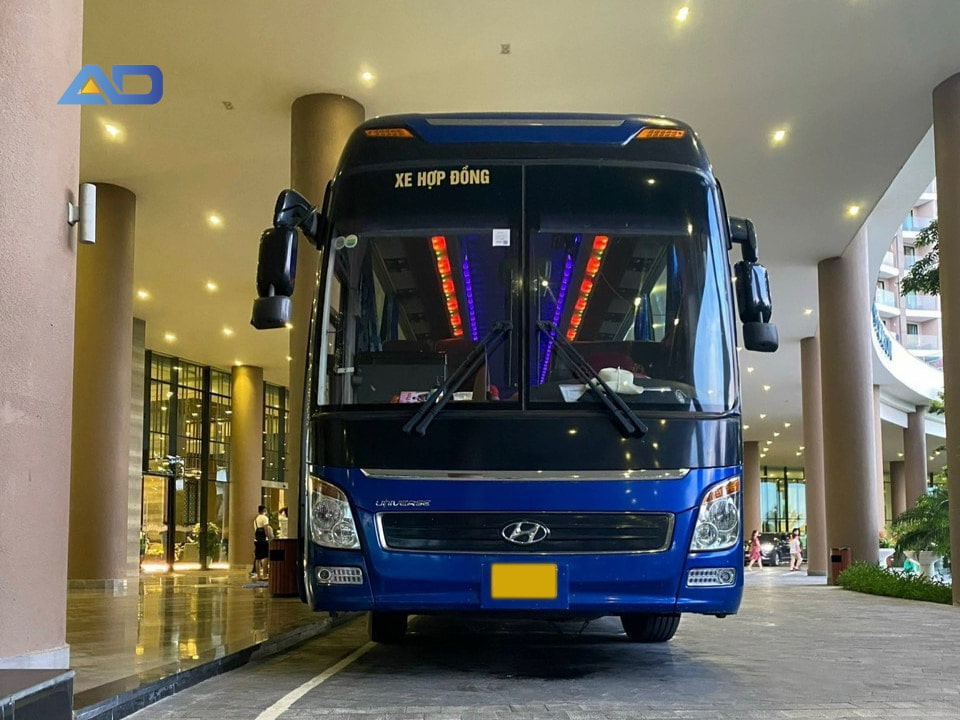 thue-xe-45-cho-o-ha-noi-voi-cac-chinh-sach-uu-dai-danh-cho-quy-khach