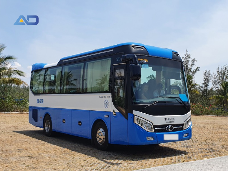 thuê xe universe 45 chỗ Hà Nội
