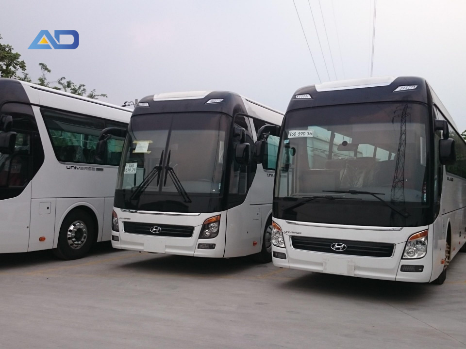 xe ô tô 35 chỗ đời mới