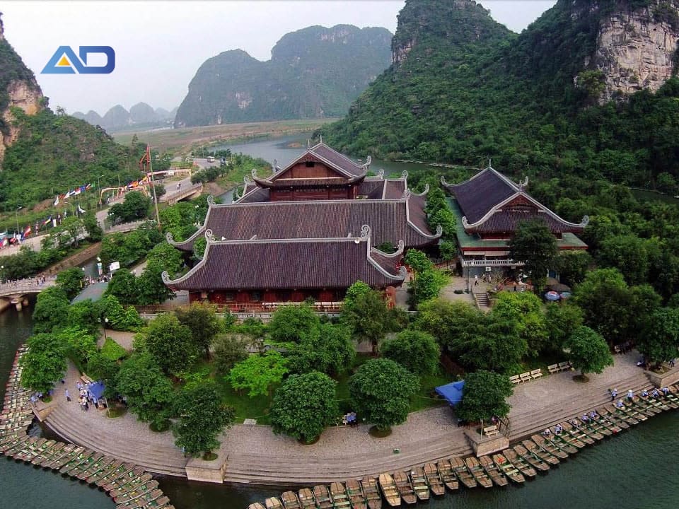 thuê xe 16 chỗ Hà Nội Nghệ An khám phá cố đô hoa lư