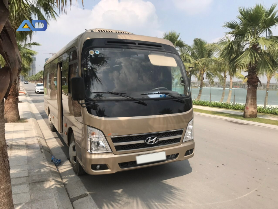 Dòng xe 29 chỗ đi nội bài Hyundai County