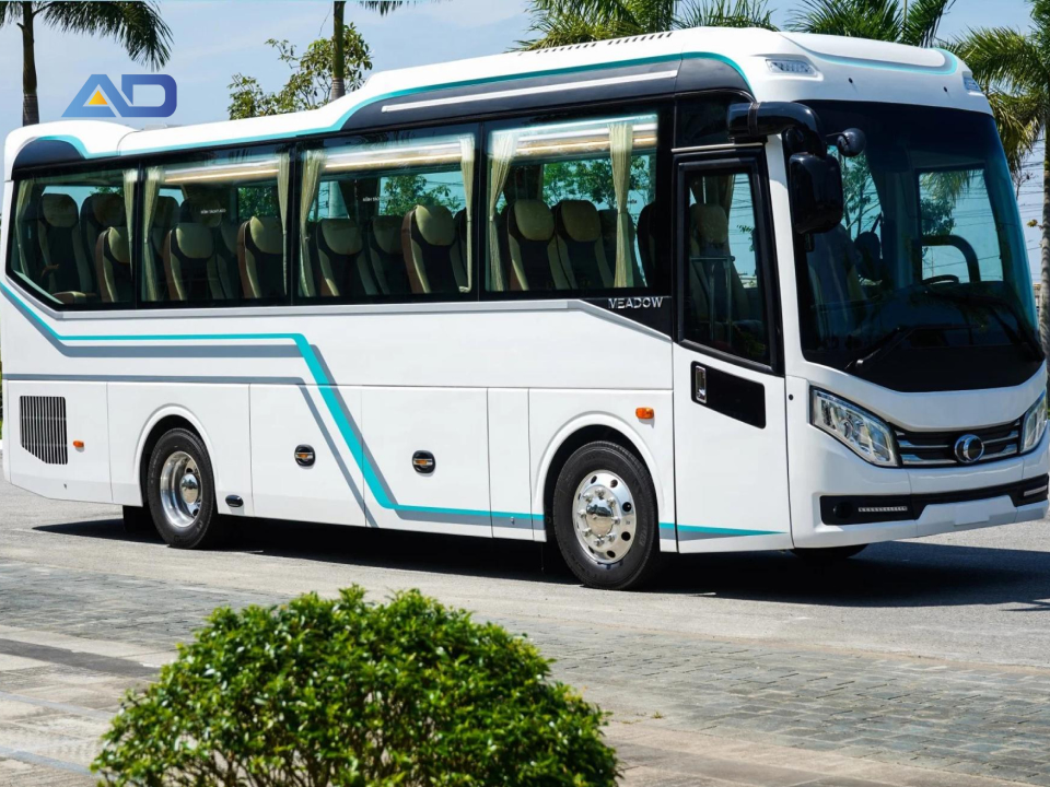 xe 29 chỗ đi nội bài thuộc dòng Hyundai Thaco town đời mới