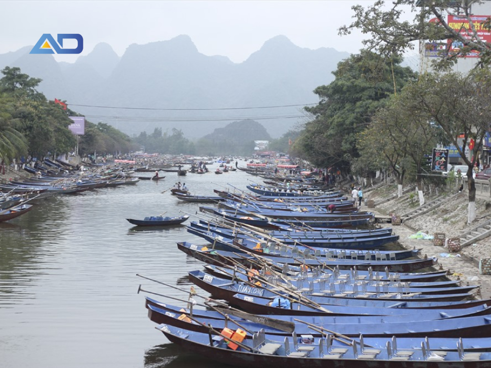 thuê xe đi chùa Hương tham quan bến Đục