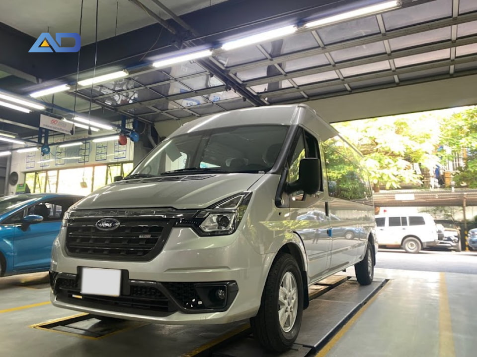 xe du lịch tết dòng Ford Transit cao cấp