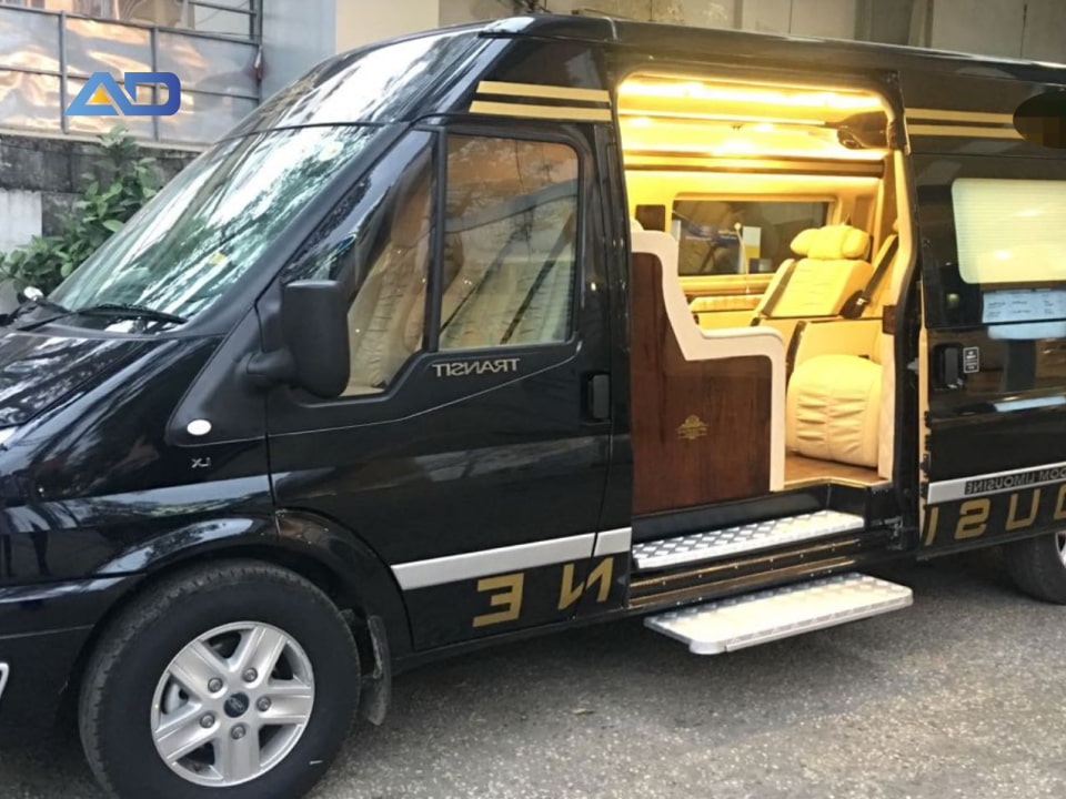 xe Limousine đưa đón sân bay Nội Bài limousine