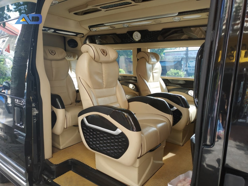 xe Limousine đưa đón sân bay Nội Bài với nội thất cao cấp