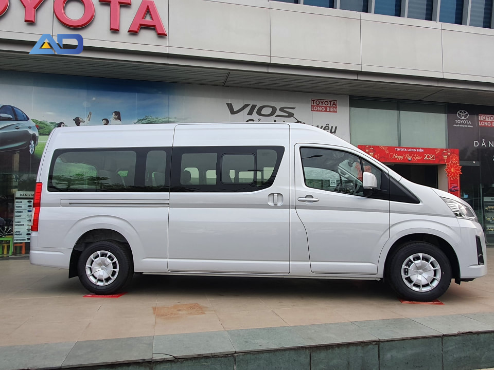 Xe 16 chỗ đời mới Toyato Hiace