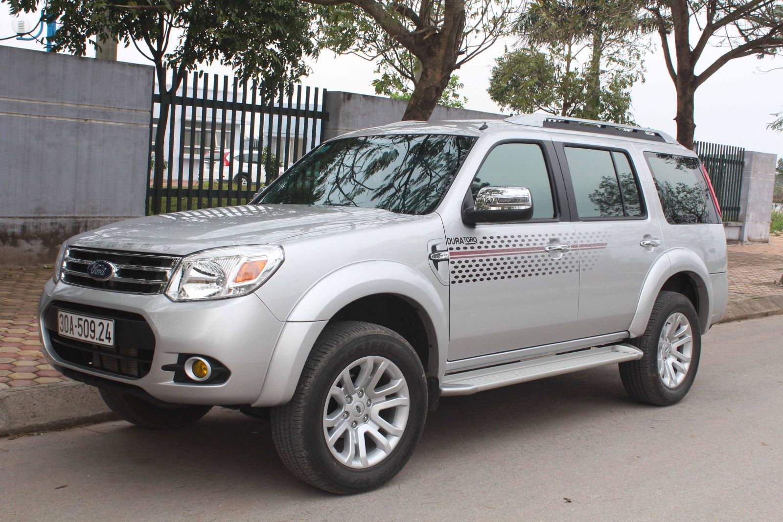 Bí quyết giúp bạn thuê xe du lịch Ford Everest tại hà nội rẻ đẹp